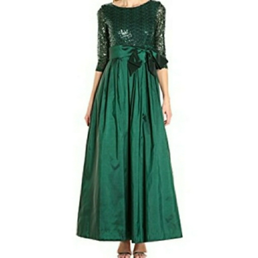 COPY - Jessica Howard Green Formal Gown Size 8